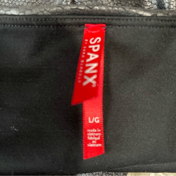 Spanx faux leather matte snake black leggings - Picture 9 of 11